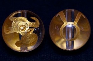 【彫刻ビーズ】水晶 10mm (金彫り) 12星座「牡牛座」