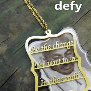 Defy(デフィー)　ワードネックレス/ガンジー  デザイン/真鍮/ユニセックス
