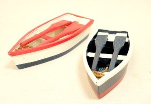 小さな木製のオール付きボート【ミニチュアボート　オール付き】