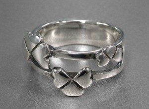 Silver-Based Plain Ring sliver Clover