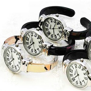 カラフルプラスティックバングルウォッチ　レディース腕時計