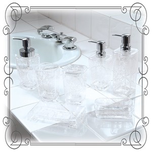 クリア+バラ模様入りの洗面雑貨　『クリアローズ』　ホワイト色