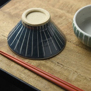 手しごと 13cm富士山型茶碗 あい 十草[H161][日本製/美濃焼/和食器]