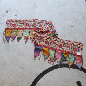 Antique Fabric　カッチ刺繍テンプルウォールハンギング