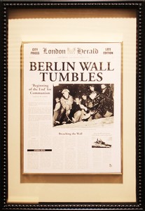 ニュースペーパーアートシリーズ　ベルリンの壁崩壊　2166079-