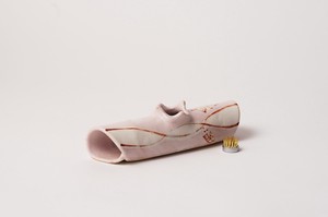 花器 手造り 枕型一輪立 ピンク志野（剣山付） 日本製