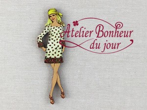 フランス製　木製ボタン　アトリエ ボヌール ドゥ ジュール 【イエローヘッドバンドの女性】