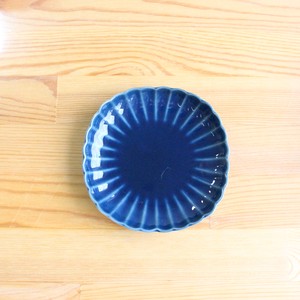菊型小皿　パステル（瑠璃色）　日本製　波佐見焼　レリーフ　変形