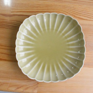 菊型取皿　パステル（アイボリー）　日本製　波佐見焼　レリーフ　変形