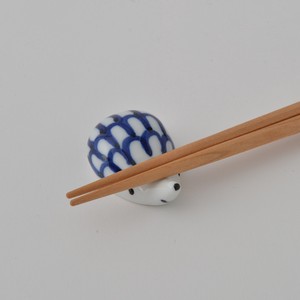 箸置き　ハリネズミ(ナミ)　手描き　波佐見焼　日本製