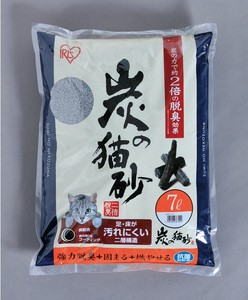【アイリスオーヤマ　ペット用品・ペットフード　猫砂】　炭の猫砂