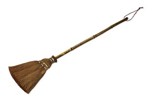 Broom/Dustpan Kitchen
