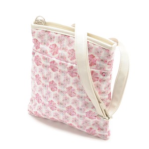 【SAVOY(サボイ)】花柄素材にスパンコールを合わせたバッグです。