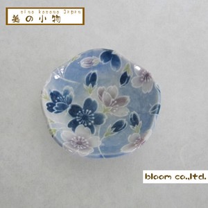 【長期欠品中】美の小物　花形箸休め小皿(さくら染)美濃焼　日本製