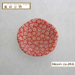 【長期欠品中】美の小物　花形箸休め小皿(小花紅赤)美濃焼　日本製