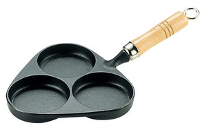 Nambu Ironware with wooden handle Egg Frying Pan