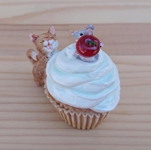 Animal Ornament Cupcakes