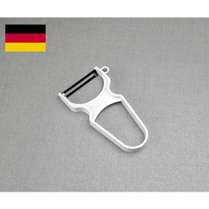 ドイツ製の機能的な皮むき器