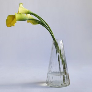 【定番】（高さ15cm・22cm）リューズガラスクーレラインフラワーベースアルプ／リサイクルガラス 花瓶