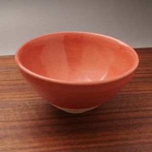 珊瑚　平形抹茶碗　日本製（美濃焼）