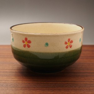 織部小花　抹茶碗　瀬戸焼（日本製）