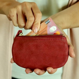 手のひらに収まるレザーコンパクト財布（キーチェーン付き）【Red】