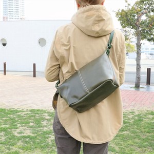 シンプルなショルダーバッグ　作り手が自分用に作った使いやすいMサイズ　日本製 革製品 全5色