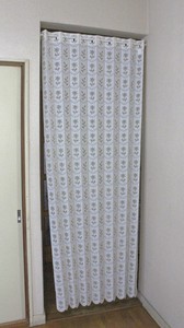即納 95×190cm 間仕切り パタパタアコーディオンカーテン フリーカット アイボリー 日本製 パタパタ
