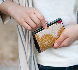 【和雑貨・日本製】4寸クラッチ財布 レトロフラワー
