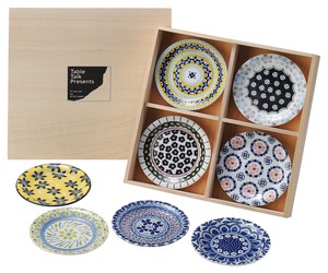 Small Plate Gift Table with Wooden Box Assortment Made in Japan