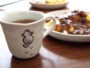さんぽ猫マグカップ(大）　【陶器・食器・瀬戸焼・日本製】