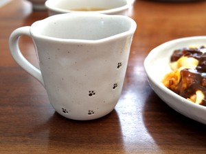 あしあとマグカップ(志野)　【陶器・食器・瀬戸焼・日本製】