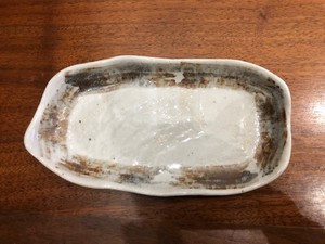 志野タタキ変形串皿　【陶器・食器・瀬戸焼・日本製】