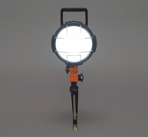 【アイリスオーヤマ　工具・DIY・資材　LEDワークライト】　LEDクランプライト2000lm