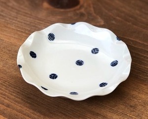 波型3.5皿　藍染点紋　11cm【日本製　小皿　取皿　丸皿　中皿　和食器　陶器　織部】ヤマ吾陶器