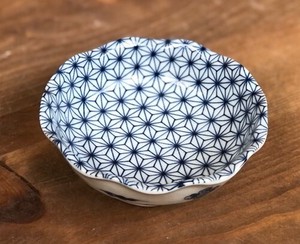 Side Dish Bowl Pottery Hemp Leaves M Made in Japan