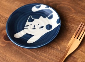 ねこまるけ　ゴキゲン猫ちゃん　4.0皿　14cm【日本製　取皿　ケーキ皿　和食器　陶器　織部】ヤマ吾陶器