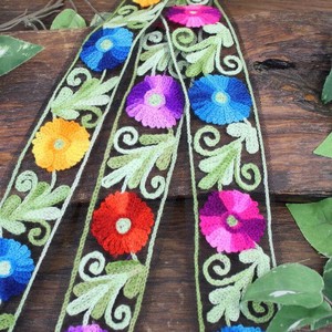 インド　刺繍テープ　花柄模様