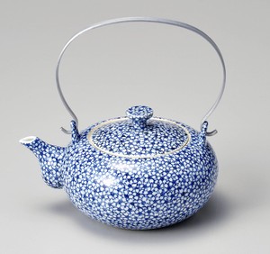 Kyo/Kiyomizu ware Japanese Teapot Porcelain Made in Japan