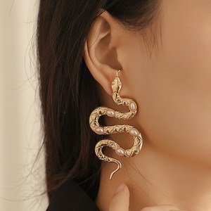 新作の新しいヘビの形のイヤリングの長いモデルの誇張されたヘビのヒップホップピアス   C1209#63#WXB021