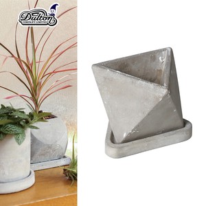 Cement pot　Triangle