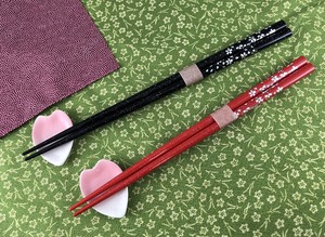 桐箱入 天然木 ペア木箸&箸置セット 桜 　JAPAN　贈り物　ギフト　プレゼント