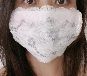【日本製】お肌に優しいシルクのレースマスク（ホワイトシルバー）