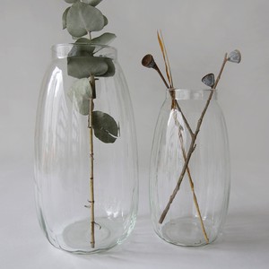 （高さ26cm）リューズガラス ブロードライン フラワーベース トロン／リサイクルガラス 花瓶