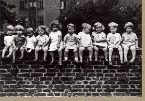 グリーティングカード 多目的 モノクロ写真「10人の子供」 フォト 子ども