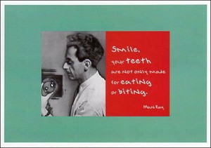 ポストカード モノクロ写真「マン・レイ」「あなたの歯は食べたり噛んだりするために〜」