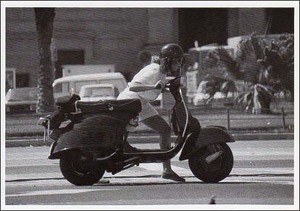 ポストカード モノクロ写真「女性とバイク」
