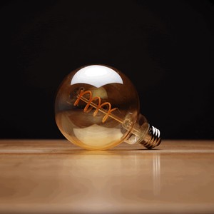 LEDフィラメント電球　ボール型(ブラウン)　E26/4W(40W相当）