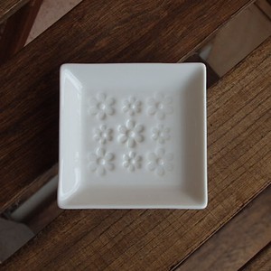 花スタンプ（ホワイト）　正角小皿