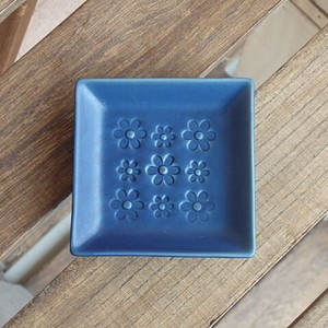 花スタンプ（紺マット）　正角小皿